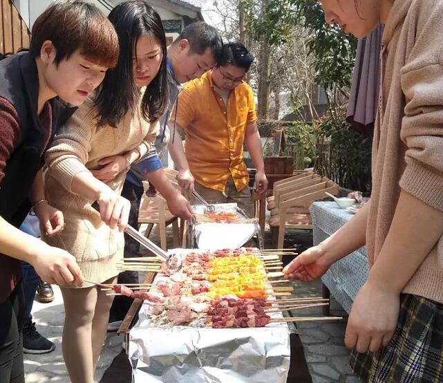味捷团建