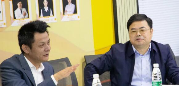 董事长鲁锋介绍味捷集团发展状态