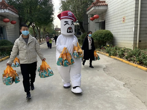 粥员外携手公益