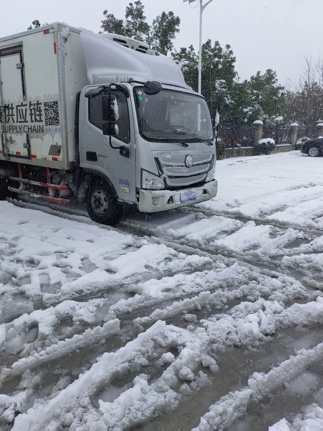 味泰供应链冒雪配送