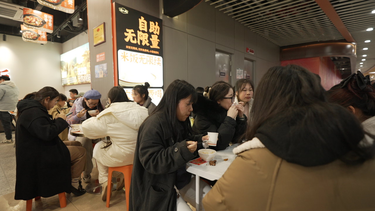 渝八两鸡公煲加盟