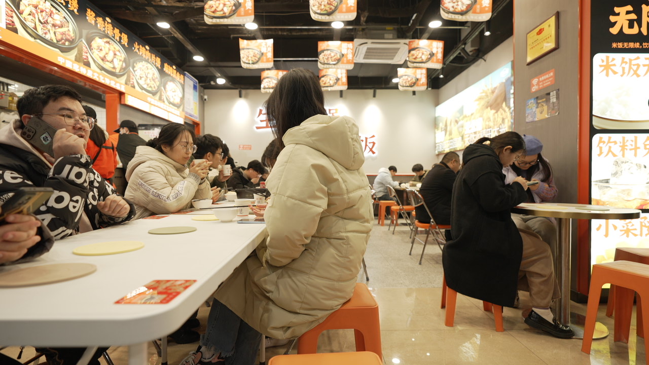 渝八两鸡公煲加盟